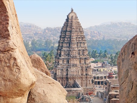 1_Virupaksha_temple_Gopuram_Hampi_Vijayanagar_India