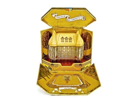 9183993f4ade8a651c80f7ba57dfe43d--beauty-box-perfume-bottles-1